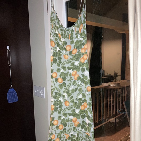 Reformation Embry Size 4 - Picture 5 of 7